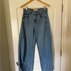 Abercrombie & Fitch The Ultra Barrel
Mid Rise